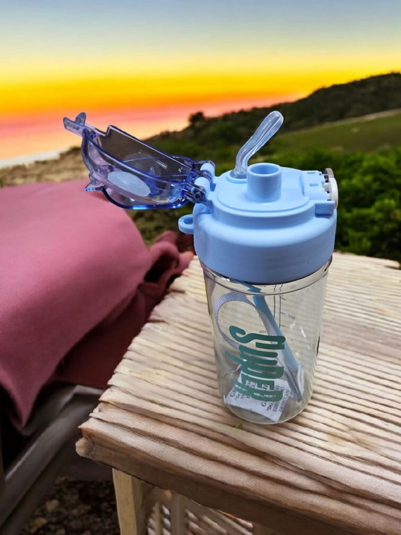GBT-4882 Kids Plastic Dual Water Bottle with Strap, Double Pop-Up Lid Dual-Use Water Bottle, Motion Double Way Drinking Fancy Plastic Water Bottle for School Students (750ML) - Image 4