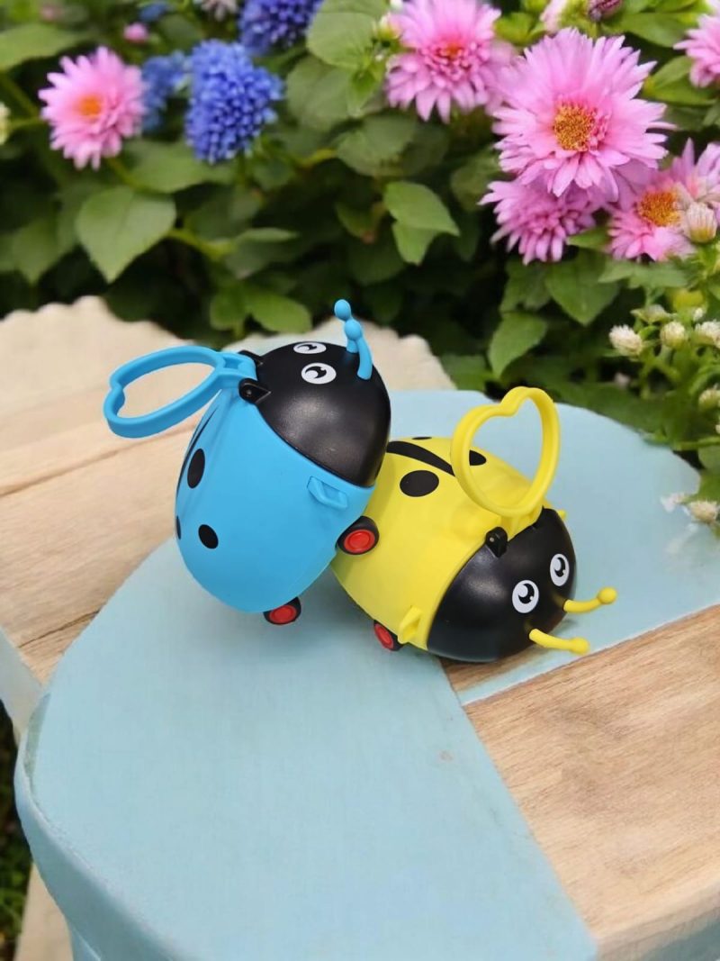 Lady Bug Shaped Water Bottle With Adjustable Shoulder Strap For Kids | Leakproof & BPA Free Food Grade Material | Bug Shape With Movable Wheels Bottle with Straw & Sipper (550 ML)