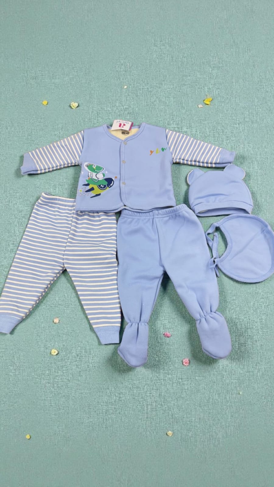 Premium Quality New Born Baby Gift Set (Winter wear/Sweater) Color Blue (Pack of 5) 0-6 months - Image 3